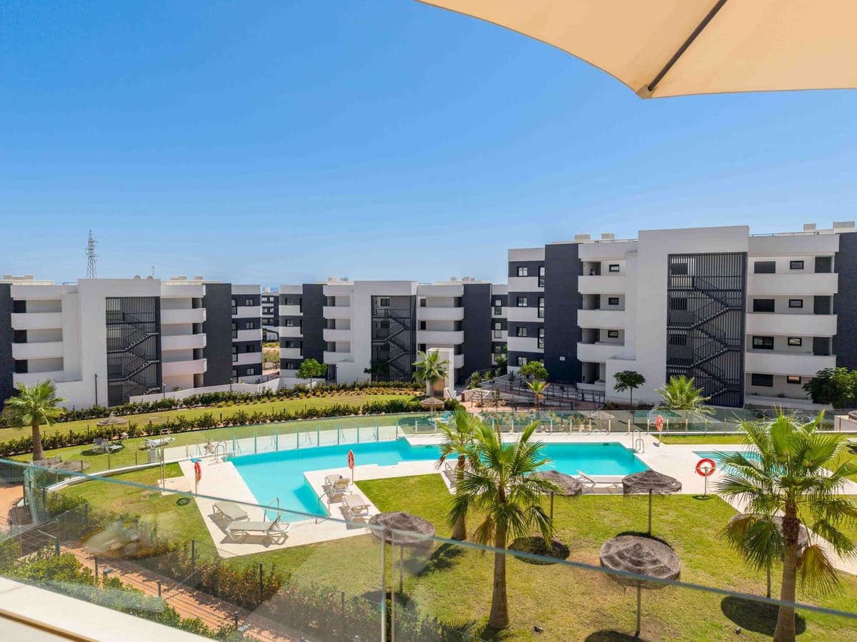 2 bedroom Apartment for sale in Benalmadena with pool garage - € 449,000 (Ref: 10034669)