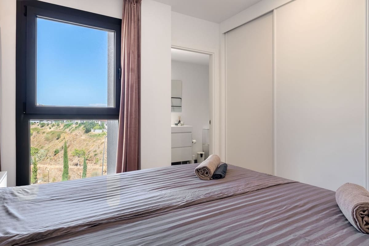 2 bedroom Apartment for sale in Benalmadena with pool garage - € 449,000 (Ref: 10034669)