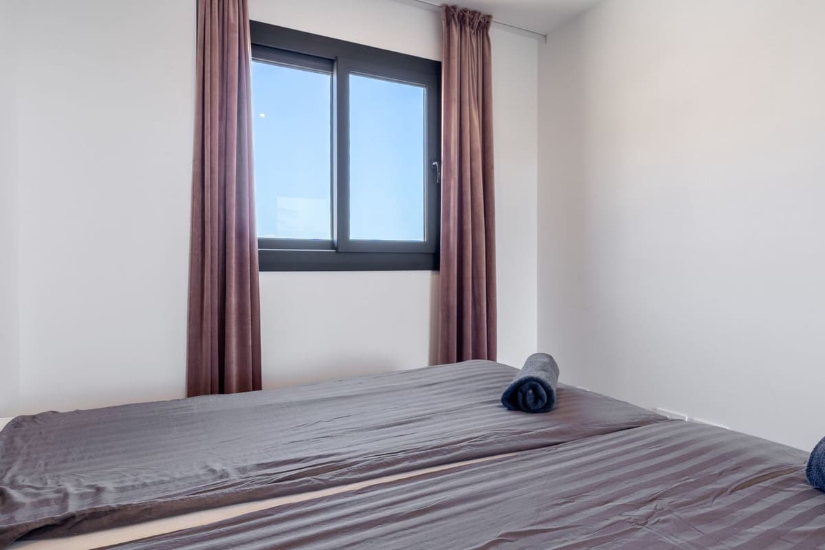 2 bedroom Apartment for sale in Benalmadena with pool garage - € 449,000 (Ref: 10034669)