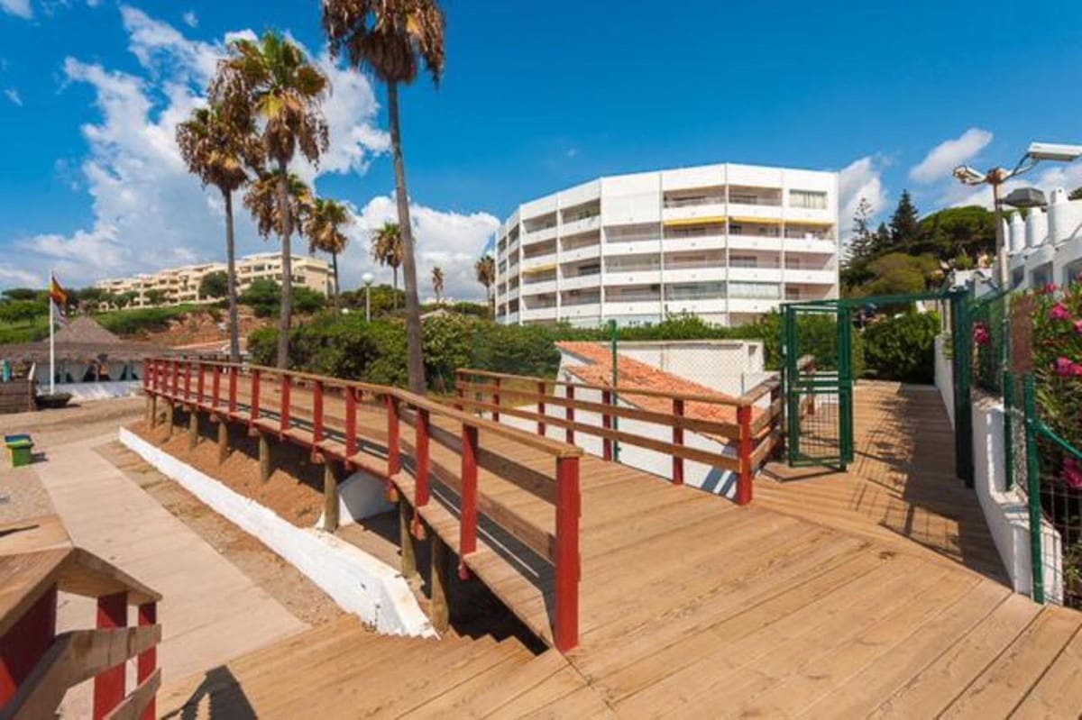 Estúdio para venda em Calahonda com piscina - 339 000 € (Ref: 10034670)