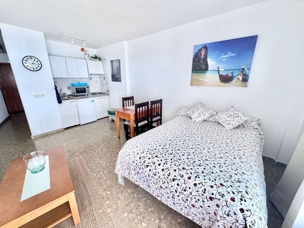 Estúdio para venda em Calahonda com piscina - 339 000 € (Ref: 10034670)
