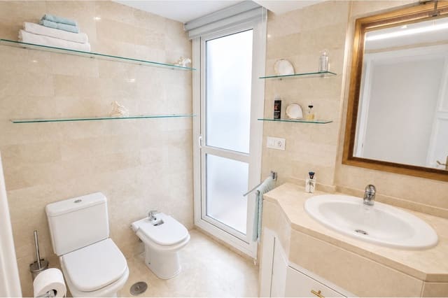 Apartamento de 2 habitaciones en Marbella en venta con piscina garaje - 899.000 € (Ref: 10034671)