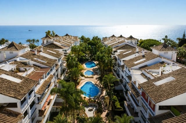 Apartamento de 2 habitaciones en Marbella en venta con piscina garaje - 899.000 € (Ref: 10034671)