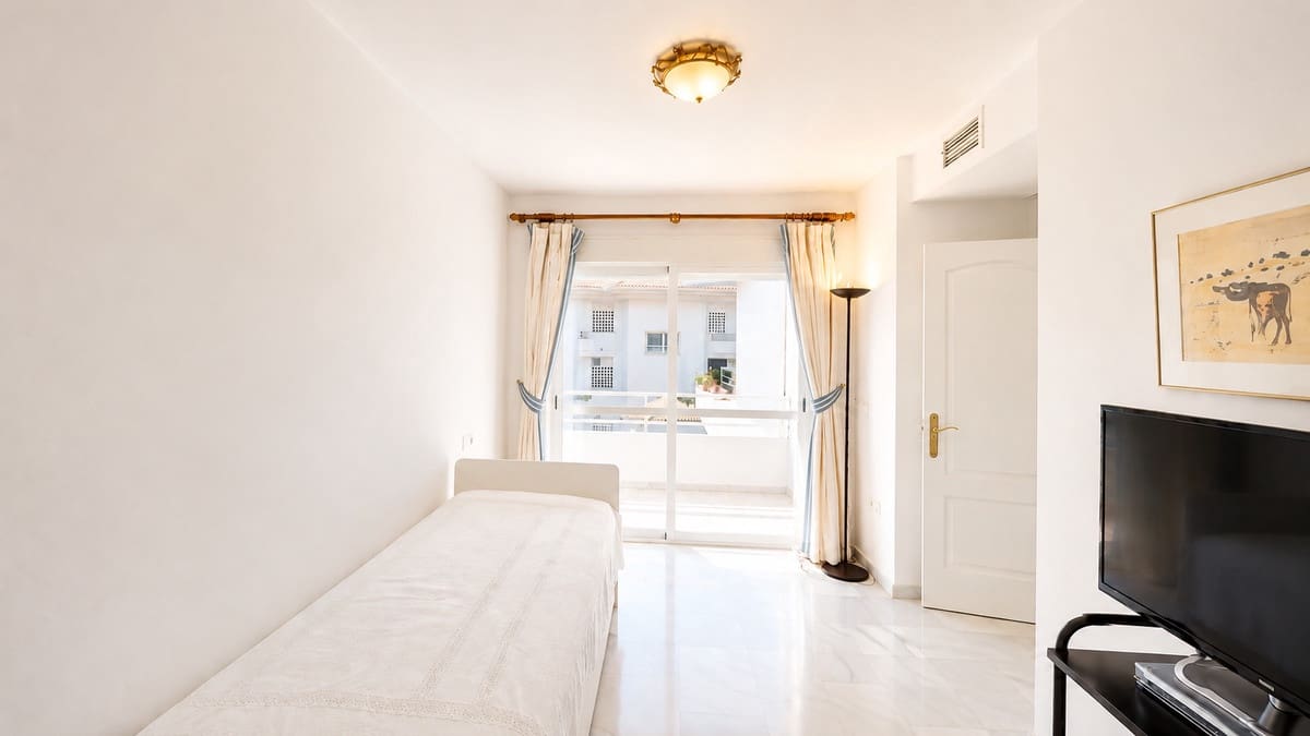 4 sovrum Lägenhet till salu i Guadalmina med pool - 1 060 000 € (Ref: 10034675)