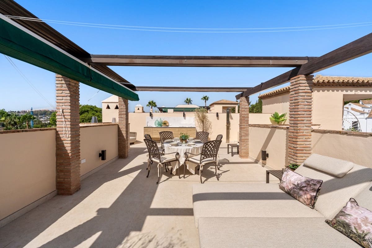 3 makuuhuone Huoneisto myytävänä paikassa Nueva Andalucia mukana uima-altaan - 1 149 000 € (Ref: 10034676)
