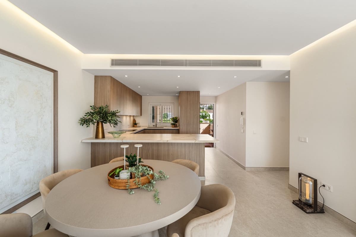 3 makuuhuone Huoneisto myytävänä paikassa Nueva Andalucia mukana uima-altaan - 1 149 000 € (Ref: 10034676)