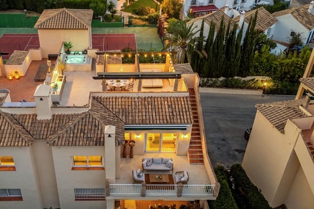 3 makuuhuone Huoneisto myytävänä paikassa Nueva Andalucia, Marbella mukana uima-altaan - 1 149 000 € (Ref: 10034676)