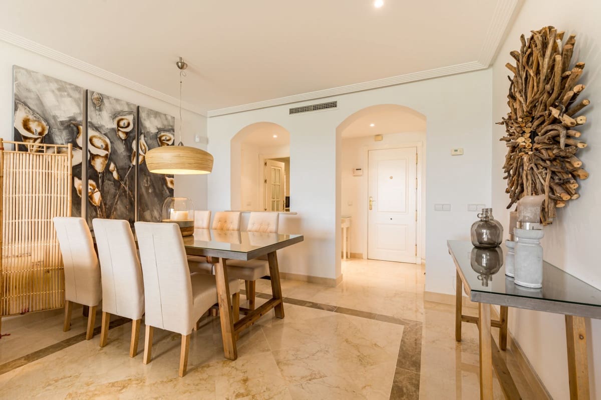3 bedroom Apartment for sale in Los Arqueros with pool - € 550,000 (Ref: 10034677)