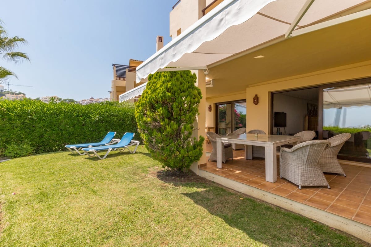 3 bedroom Apartment for sale in Los Arqueros with pool - € 550,000 (Ref: 10034677)