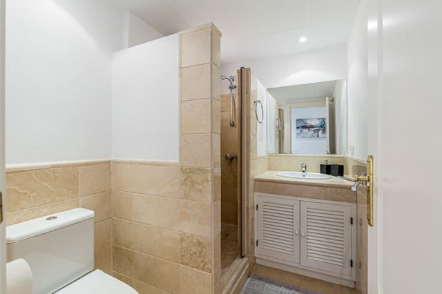 3 sypialnia Apartament na sprzedaż w Los Arqueros, Benahavís z basenem - 550 000 € (Ref: 10034677)