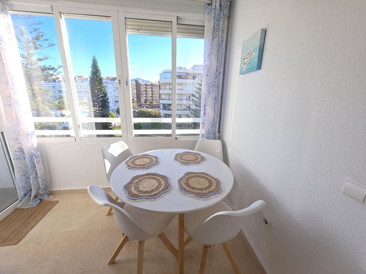 2 bedroom Apartment for sale in Fuengirola with pool - € 359,000 (Ref: 10035819)