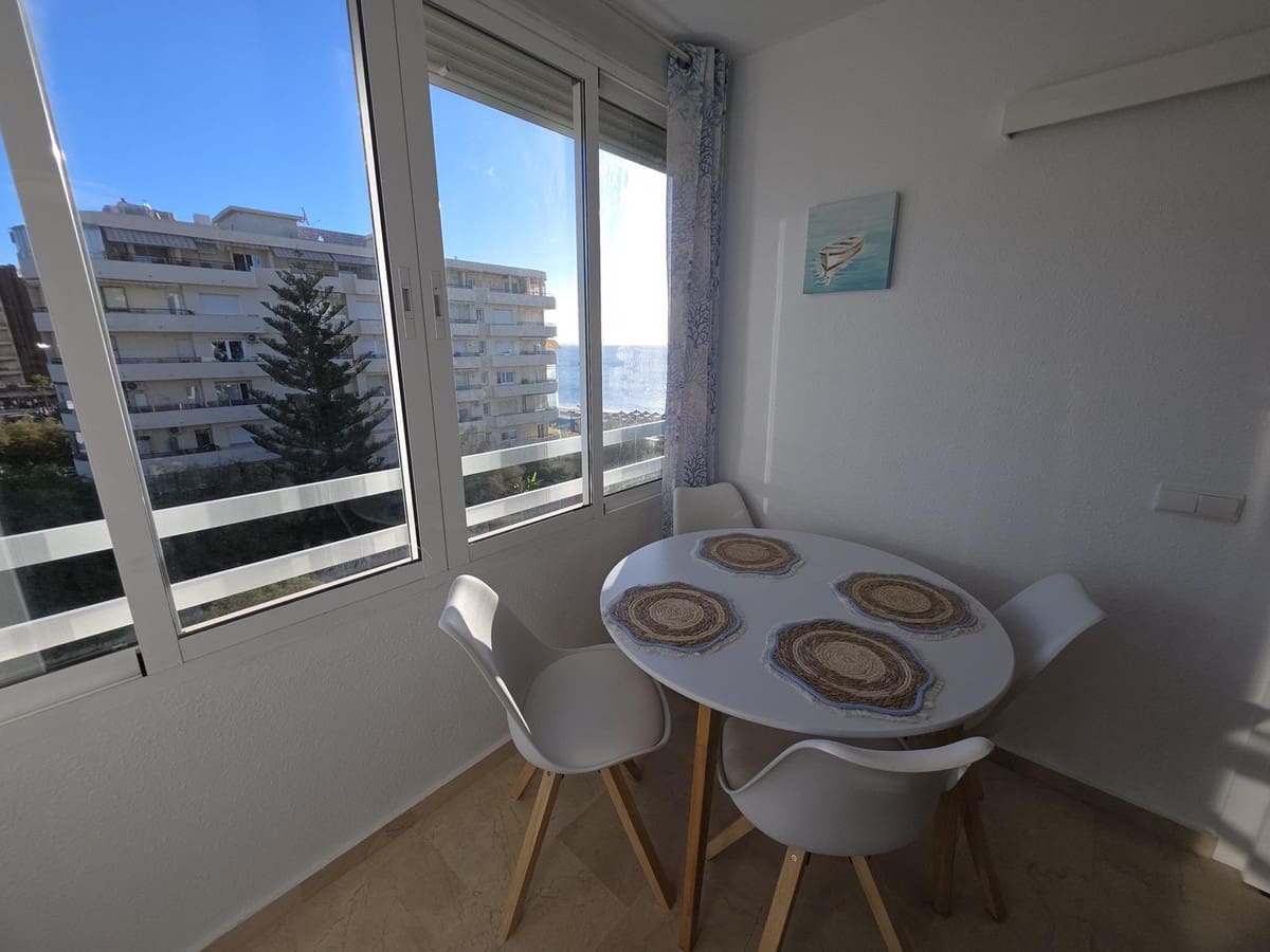 2 bedroom Apartment for sale in Fuengirola with pool - € 359,000 (Ref: 10035819)