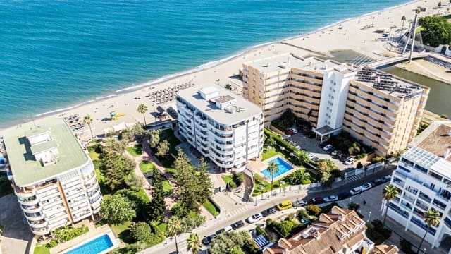 2 bedroom Apartment for sale in Castillo Sohail, Fuengirola with pool - € 359,000 (Ref: 10035819)