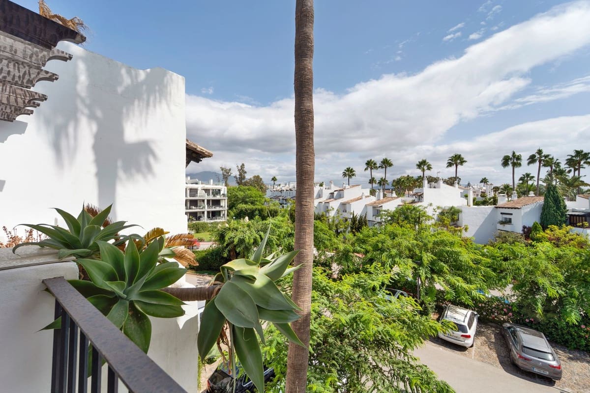2 slaapkamer Appartement te koop in Costalita met zwembad - € 715.000 (Ref: 10035822)