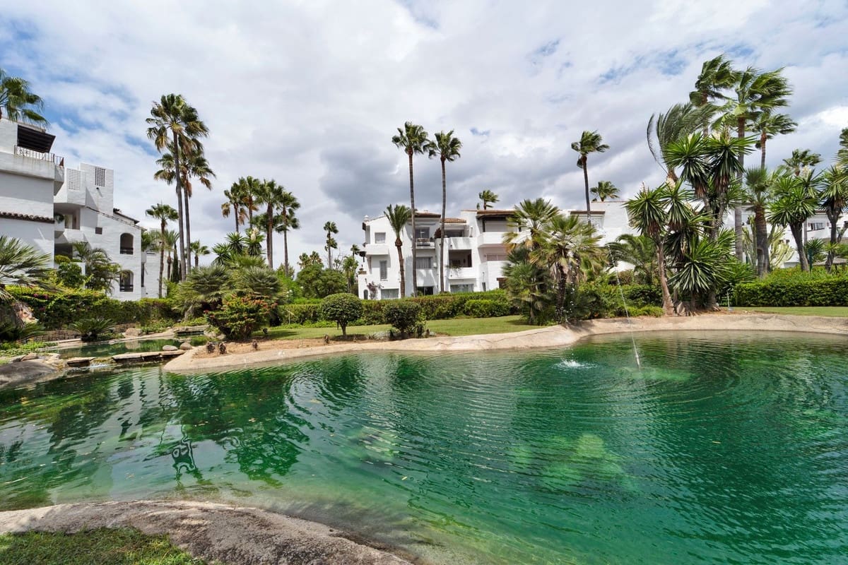 2 slaapkamer Appartement te koop in Costalita met zwembad - € 715.000 (Ref: 10035822)