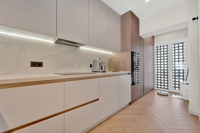 2 slaapkamer Appartement te koop in Costalita, Estepona met zwembad - € 715.000 (Ref: 10035822)