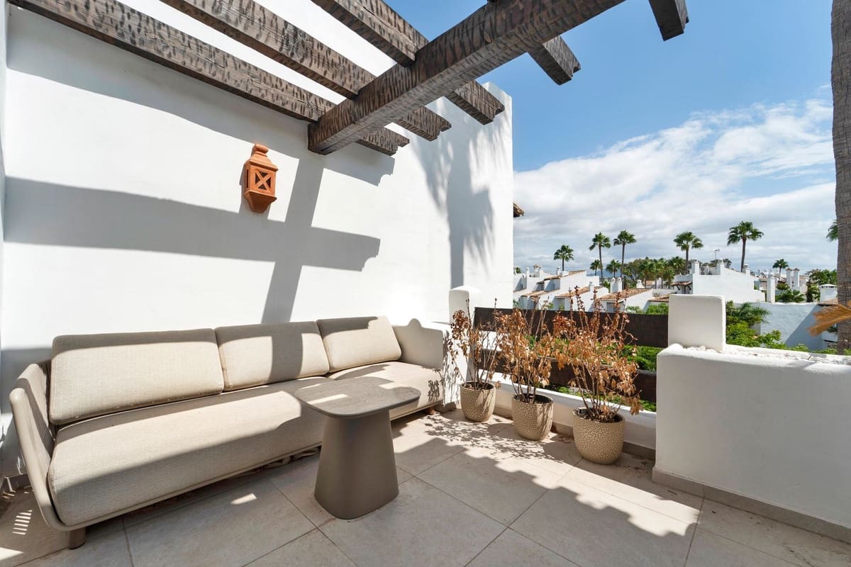 2 slaapkamer Appartement te koop in Costalita met zwembad - € 715.000 (Ref: 10035822)