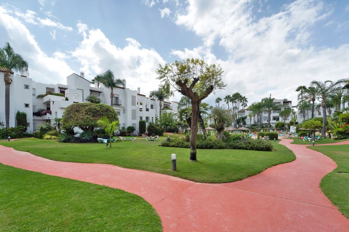 2 slaapkamer Appartement te koop in Costalita met zwembad - € 715.000 (Ref: 10035822)