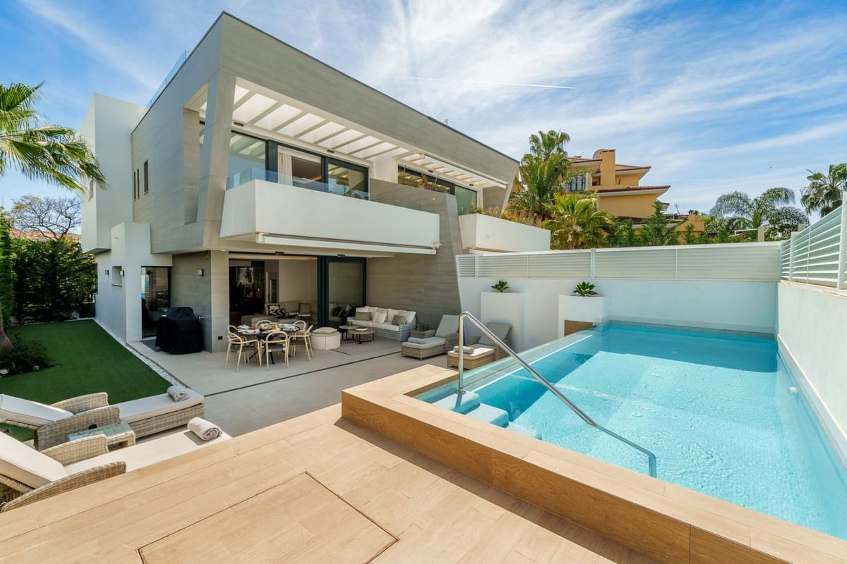 5 Zimmer Doppelhaus zu verkaufen in Puerto Banus mit Pool - 2.585.000 € (Ref: 10035823)