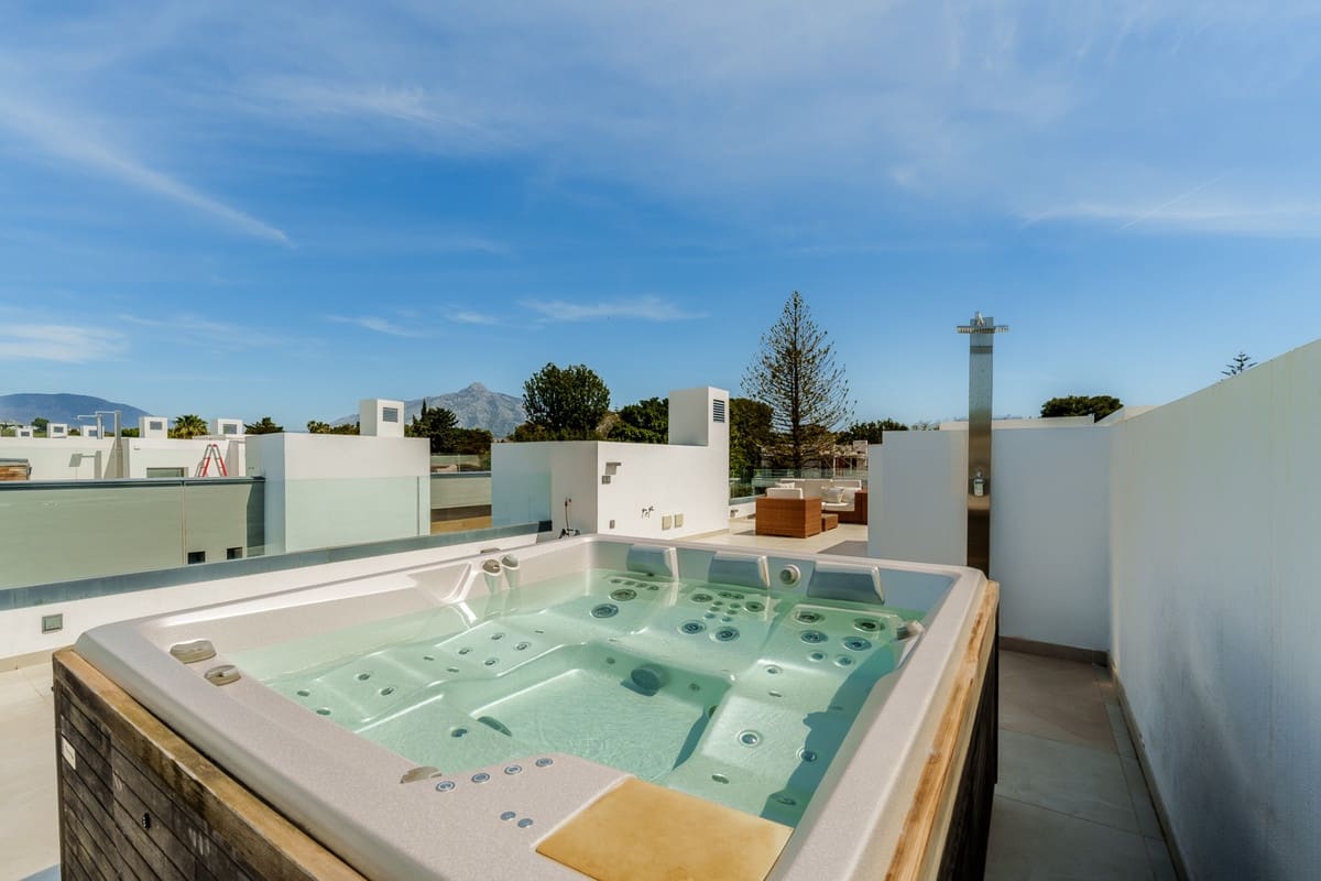 5 Zimmer Doppelhaus zu verkaufen in Puerto Banus mit Pool - 2.585.000 € (Ref: 10035823)