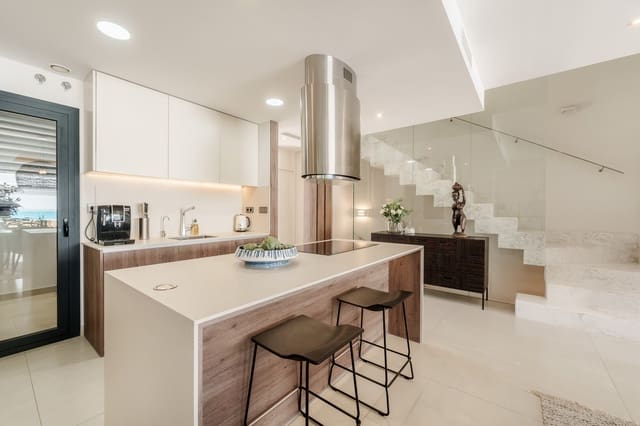 5 Zimmer Doppelhaus zu verkaufen in Puerto Banus, Marbella mit Pool - 2.585.000 € (Ref: 10035823)
