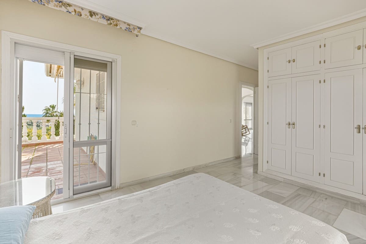 Chalet de 3 habitaciones en Riviera del Sol en venta con piscina - 950.000 € (Ref: 10035824)