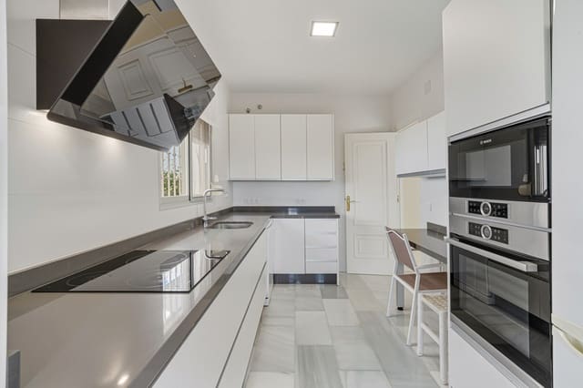 Chalet de 3 habitaciones en Riviera del Sol, Mijas en venta con piscina - 950.000 € (Ref: 10035824)