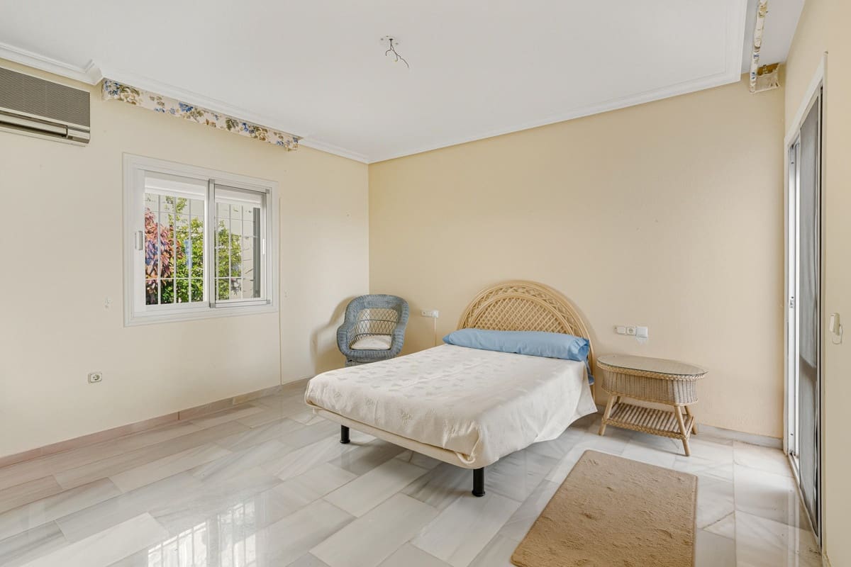 Chalet de 3 habitaciones en Riviera del Sol en venta con piscina - 950.000 € (Ref: 10035824)