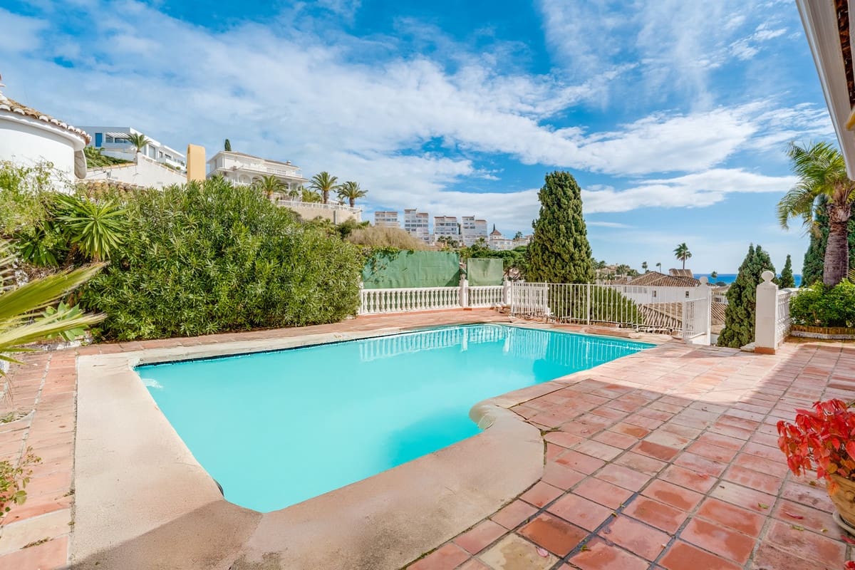 Chalet de 3 habitaciones en Riviera del Sol en venta con piscina - 950.000 € (Ref: 10035824)