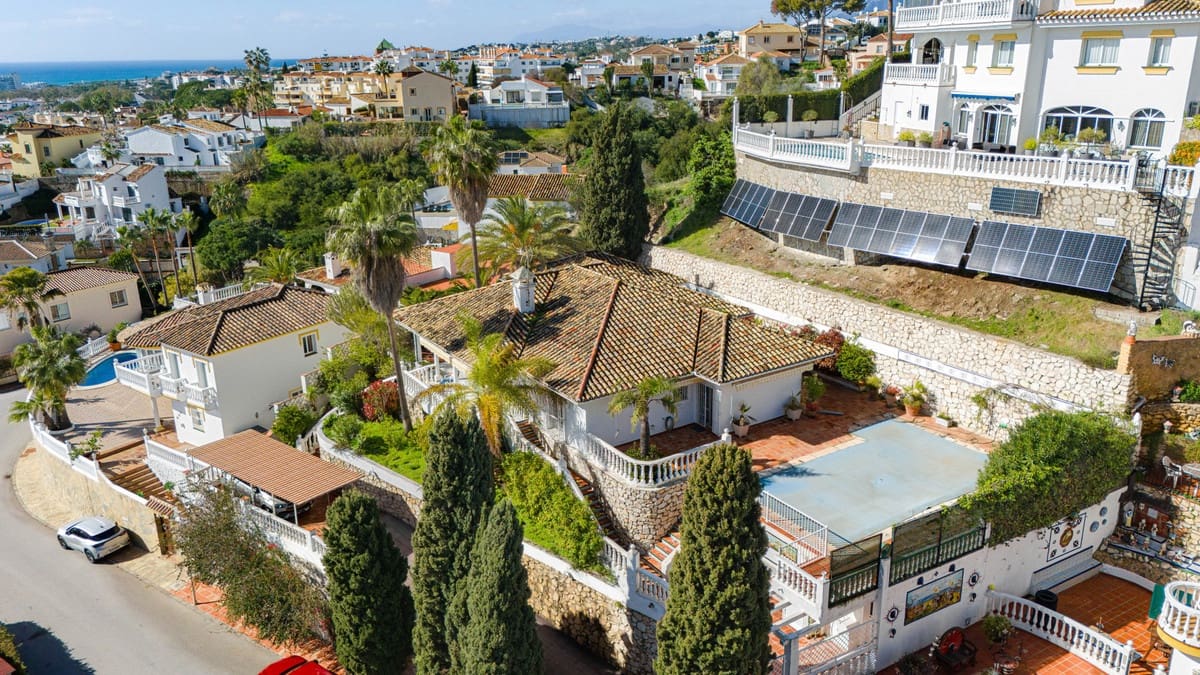 Chalet de 3 habitaciones en Riviera del Sol en venta con piscina - 950.000 € (Ref: 10035824)