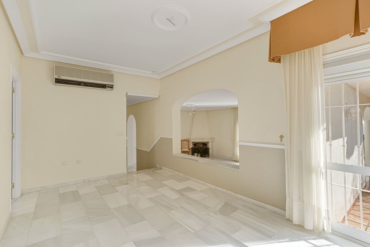 Chalet de 3 habitaciones en Riviera del Sol en venta con piscina - 950.000 € (Ref: 10035824)