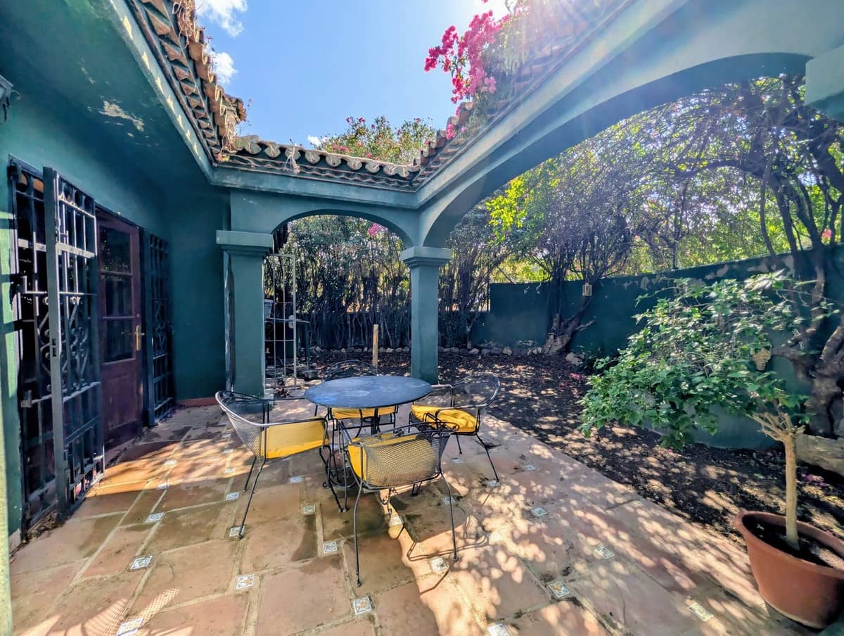 2 bedroom Villa for sale in Monda with pool - € 495,000 (Ref: 10039258)