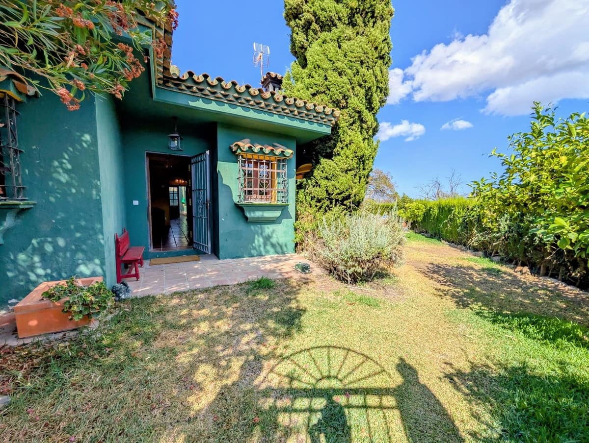 2 bedroom Villa for sale in Monda with pool - € 495,000 (Ref: 10039258)