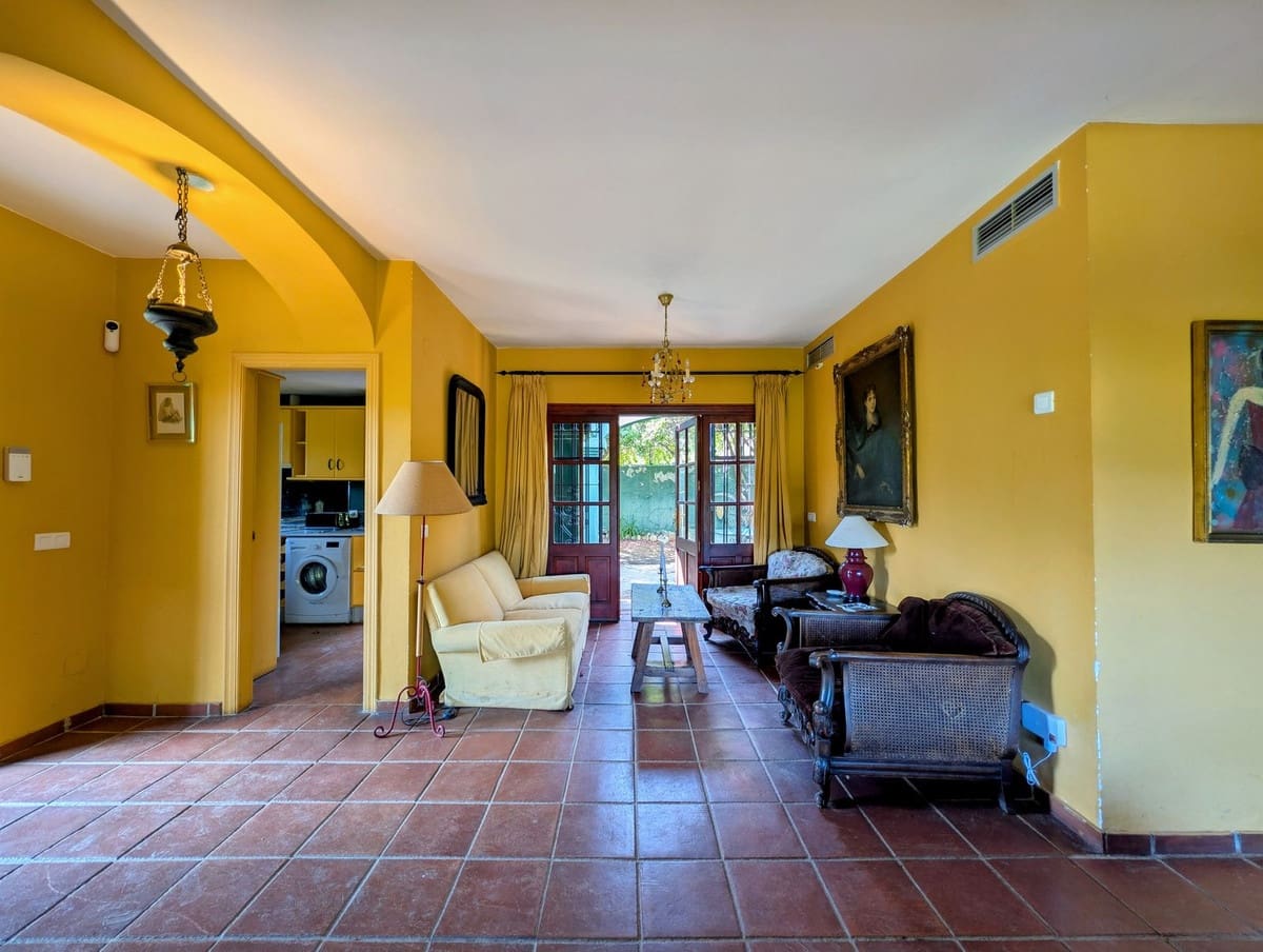2 soveværelse Villa til salg i Monda med swimmingpool - € 495.000 (Ref: 10039258)