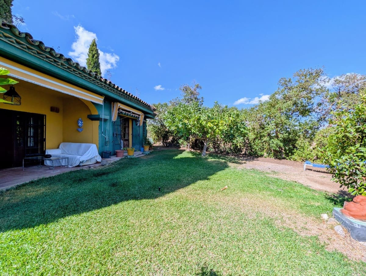 2 soveværelse Villa til salg i Monda med swimmingpool - € 495.000 (Ref: 10039258)