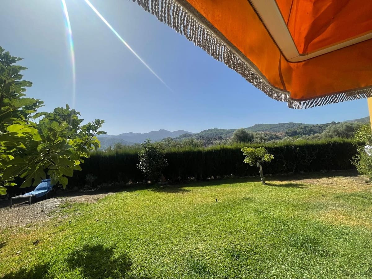 2 soveværelse Villa til salg i Monda med swimmingpool - € 495.000 (Ref: 10039258)