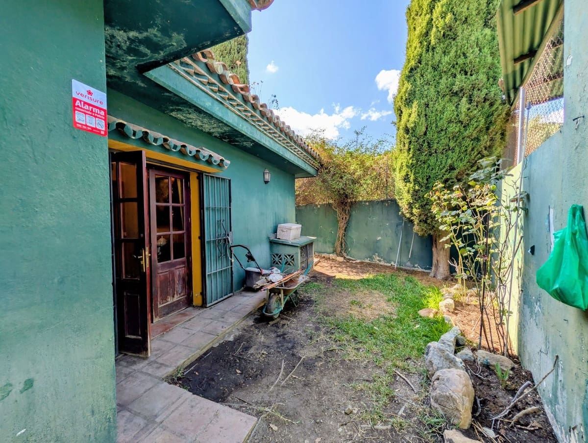 2 soveværelse Villa til salg i Monda med swimmingpool - € 495.000 (Ref: 10039258)