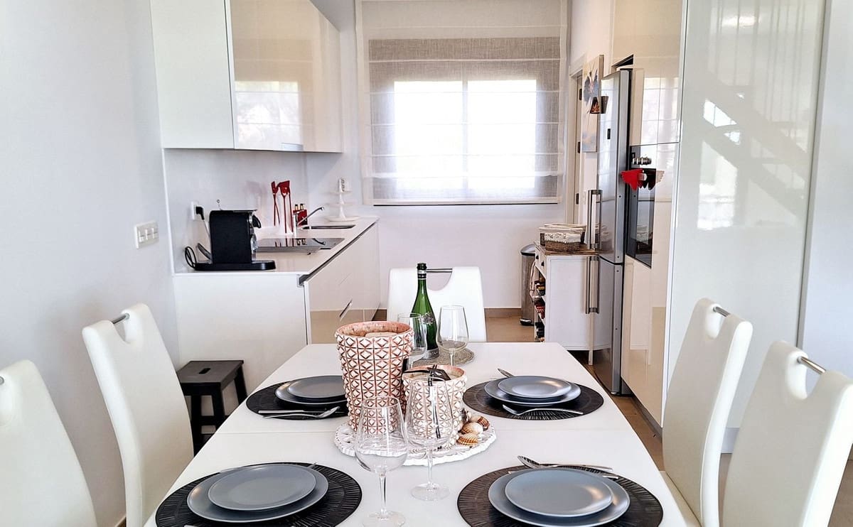 4 sypialnia Dom blizniak na sprzedaż w Manilva z basenem garażem - 595 000 € (Ref: 10039259)