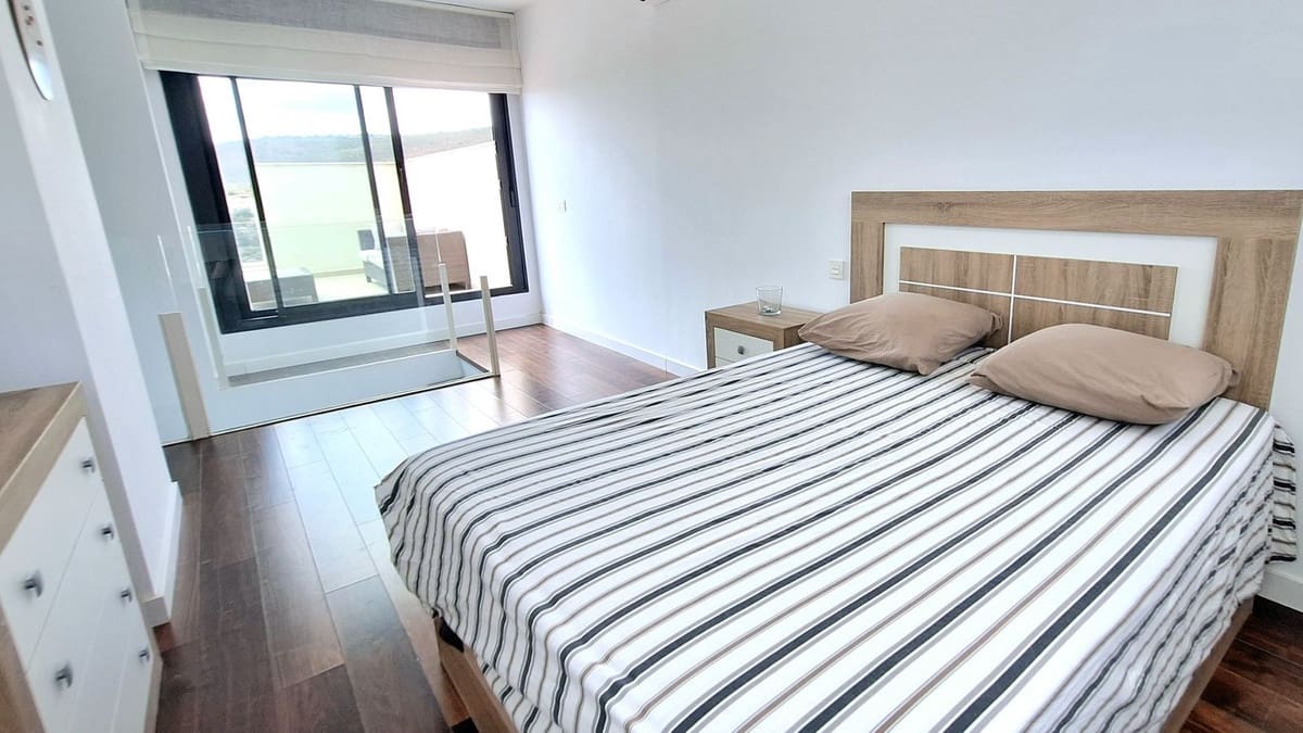 4 sypialnia Dom blizniak na sprzedaż w Manilva z basenem garażem - 595 000 € (Ref: 10039259)