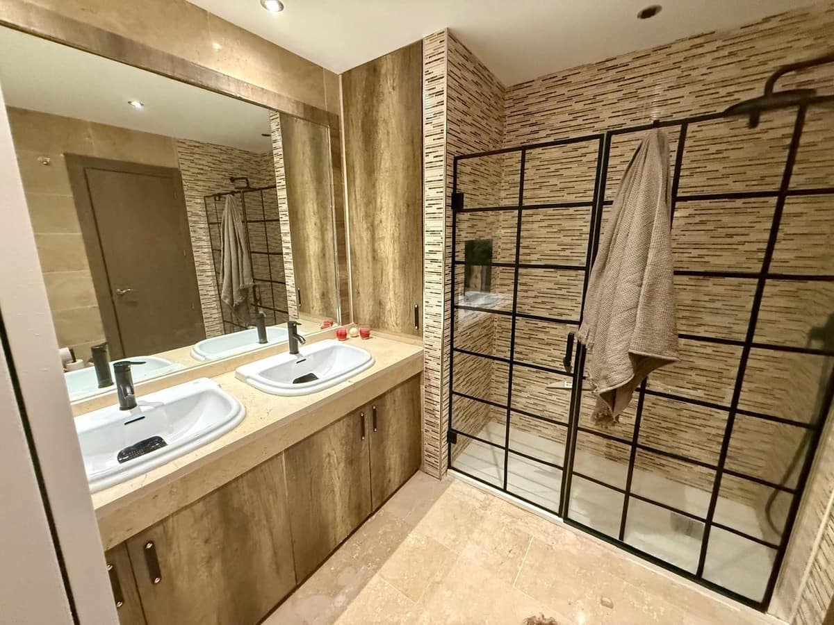 2 Zimmer Apartment zu verkaufen in Calahonda mit Pool - 345.000 € (Ref: 10039260)