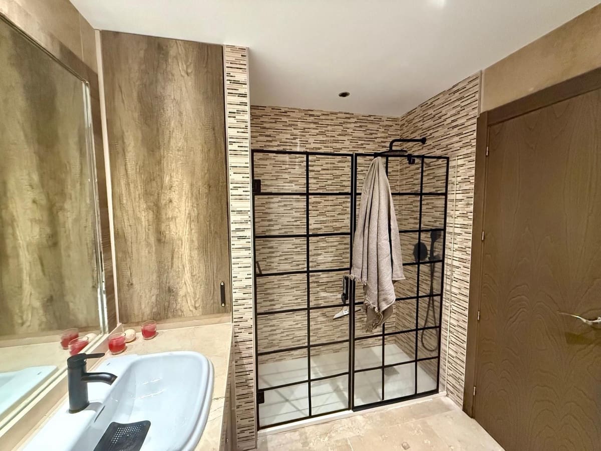 2 Zimmer Apartment zu verkaufen in Calahonda mit Pool - 345.000 € (Ref: 10039260)