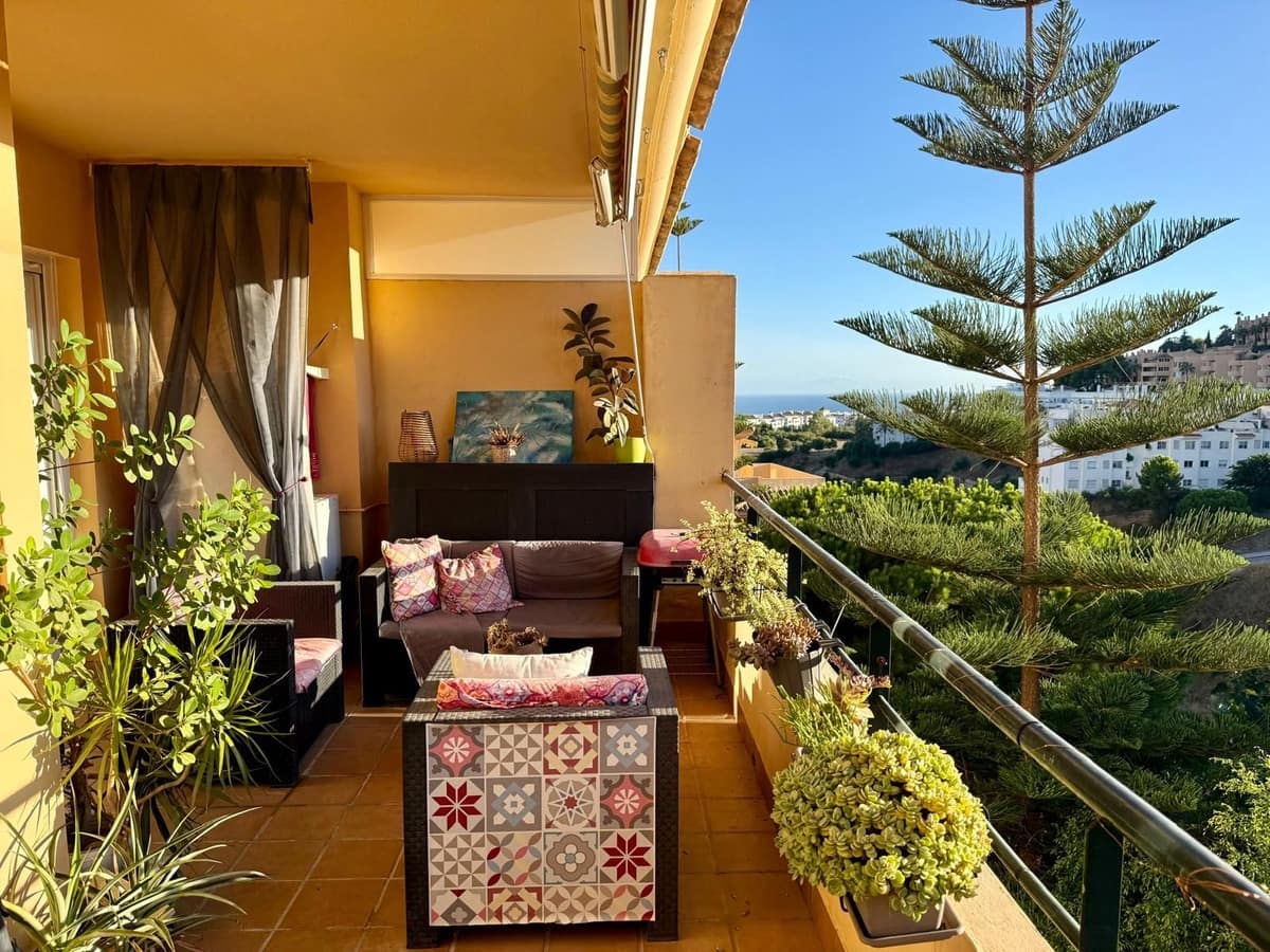 2 bedroom Apartment for sale in Calahonda with pool garage - € 345,000 (Ref: 10039260)