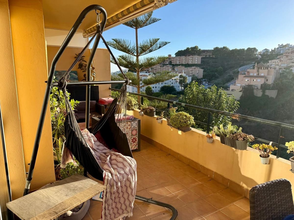 2 bedroom Apartment for sale in Calahonda with pool garage - € 345,000 (Ref: 10039260)