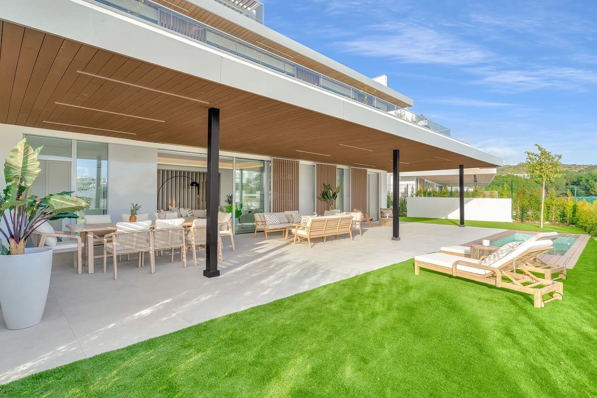 4 soveværelse Lejlighed til salg i Marbella med swimmingpool - € 1.695.000 (Ref: 10039262)
