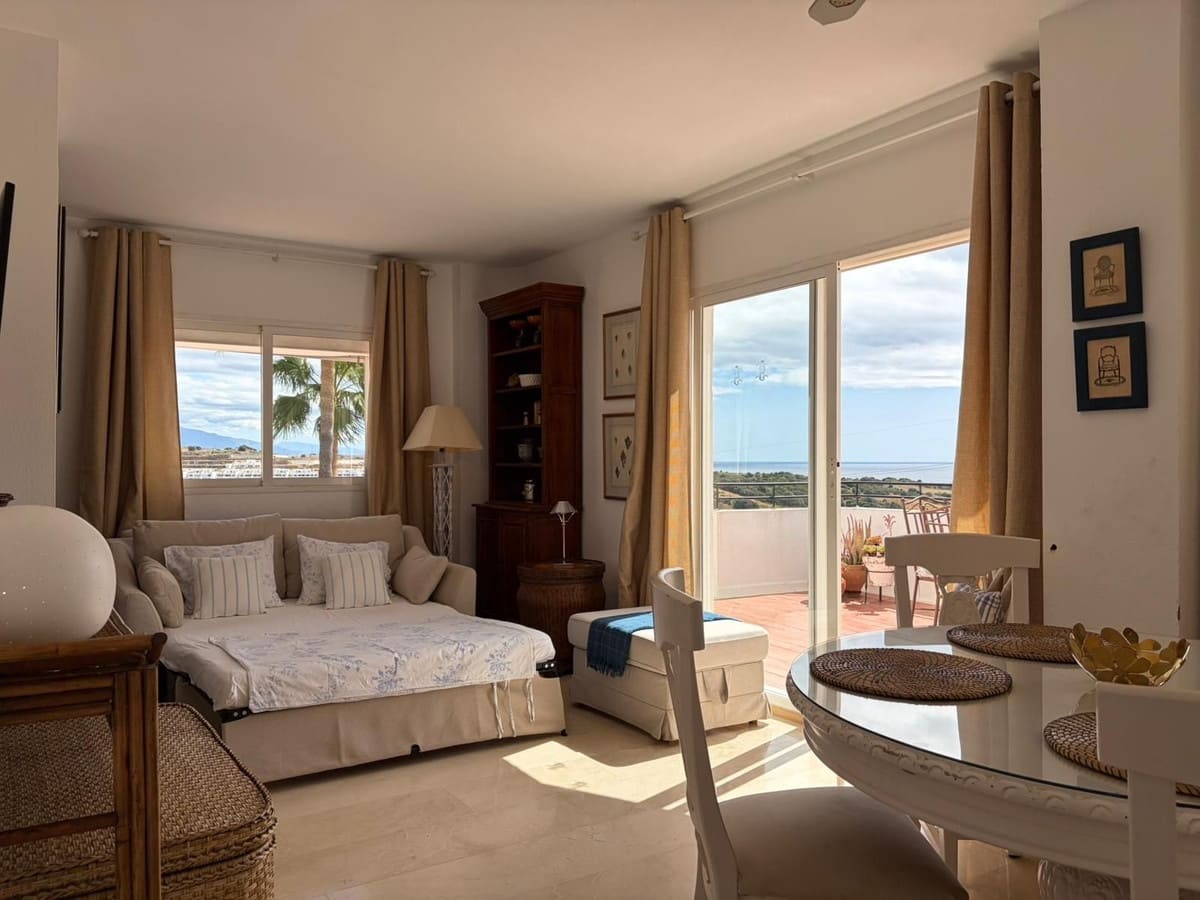 1 soveværelse Lejlighed til salg i Estepona med swimmingpool - € 299.000 (Ref: 10039263)