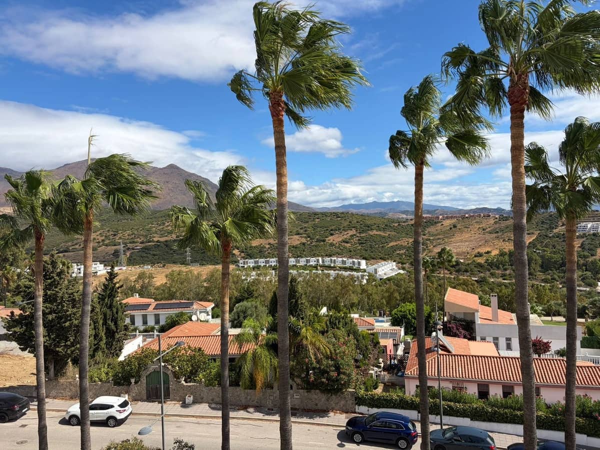 1 soveværelse Lejlighed til salg i Estepona med swimmingpool - € 299.000 (Ref: 10039263)