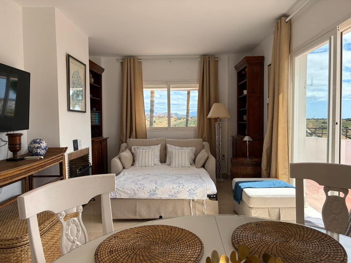 1 soveværelse Lejlighed til salg i Estepona med swimmingpool - € 299.000 (Ref: 10039263)