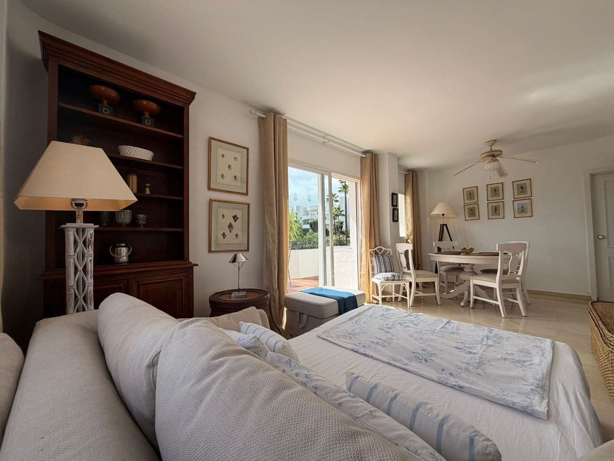 1 soveværelse Lejlighed til salg i Estepona med swimmingpool - € 299.000 (Ref: 10039263)