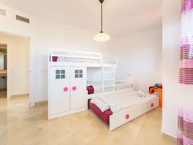 4 sypialnia Apartament na sprzedaż w Buenas Noches, Estepona z basenem garażem - 480 000 € (Ref: 10039264)
