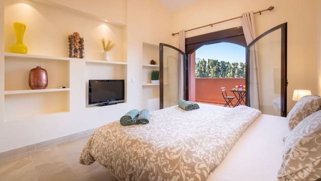 4 sypialnia Apartament na sprzedaż w Buenas Noches, Estepona z basenem garażem - 480 000 € (Ref: 10039264)